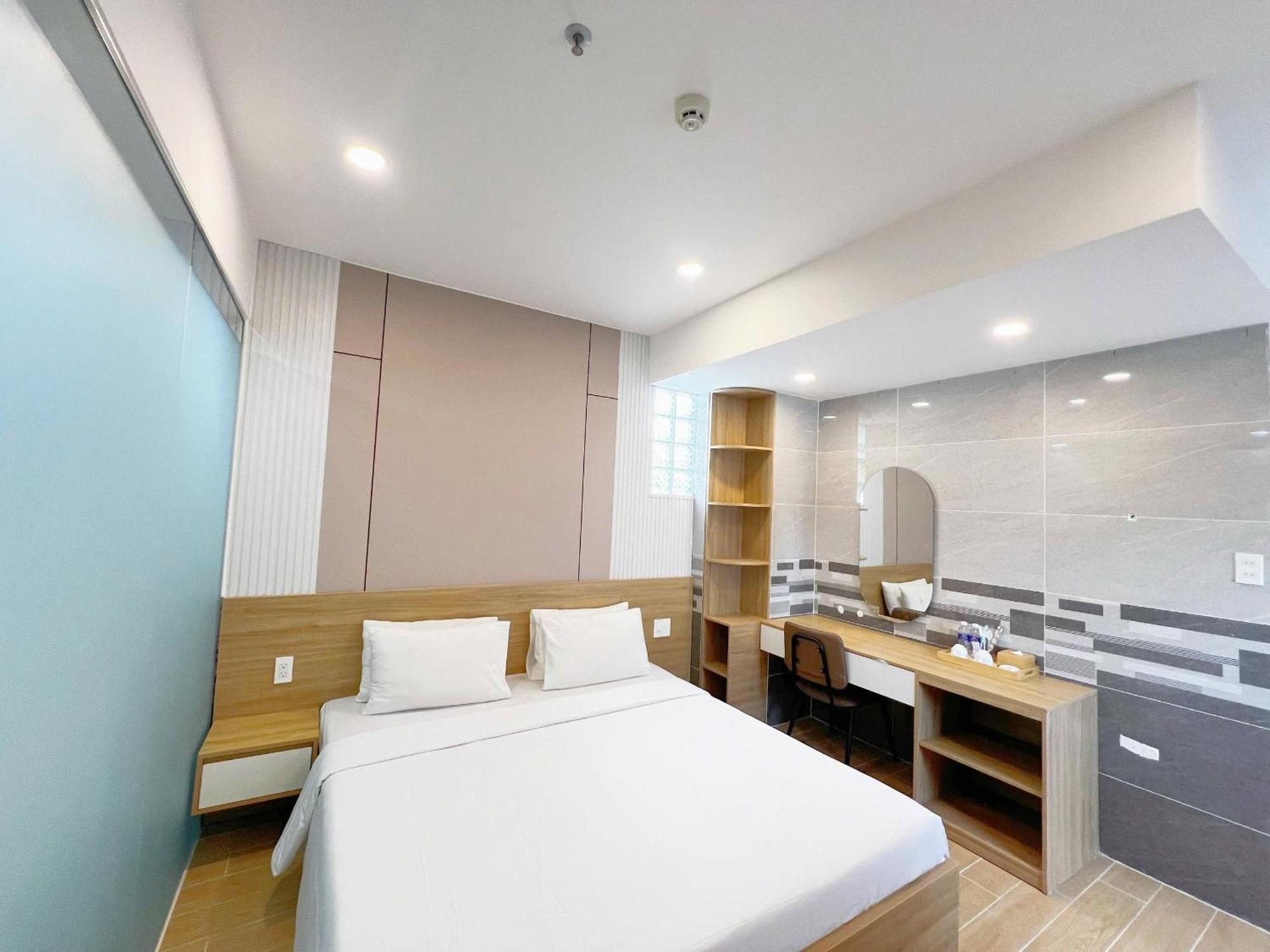 K&t San Bay Tsn-150m Tu Nha Ga T3 Hotel 3*