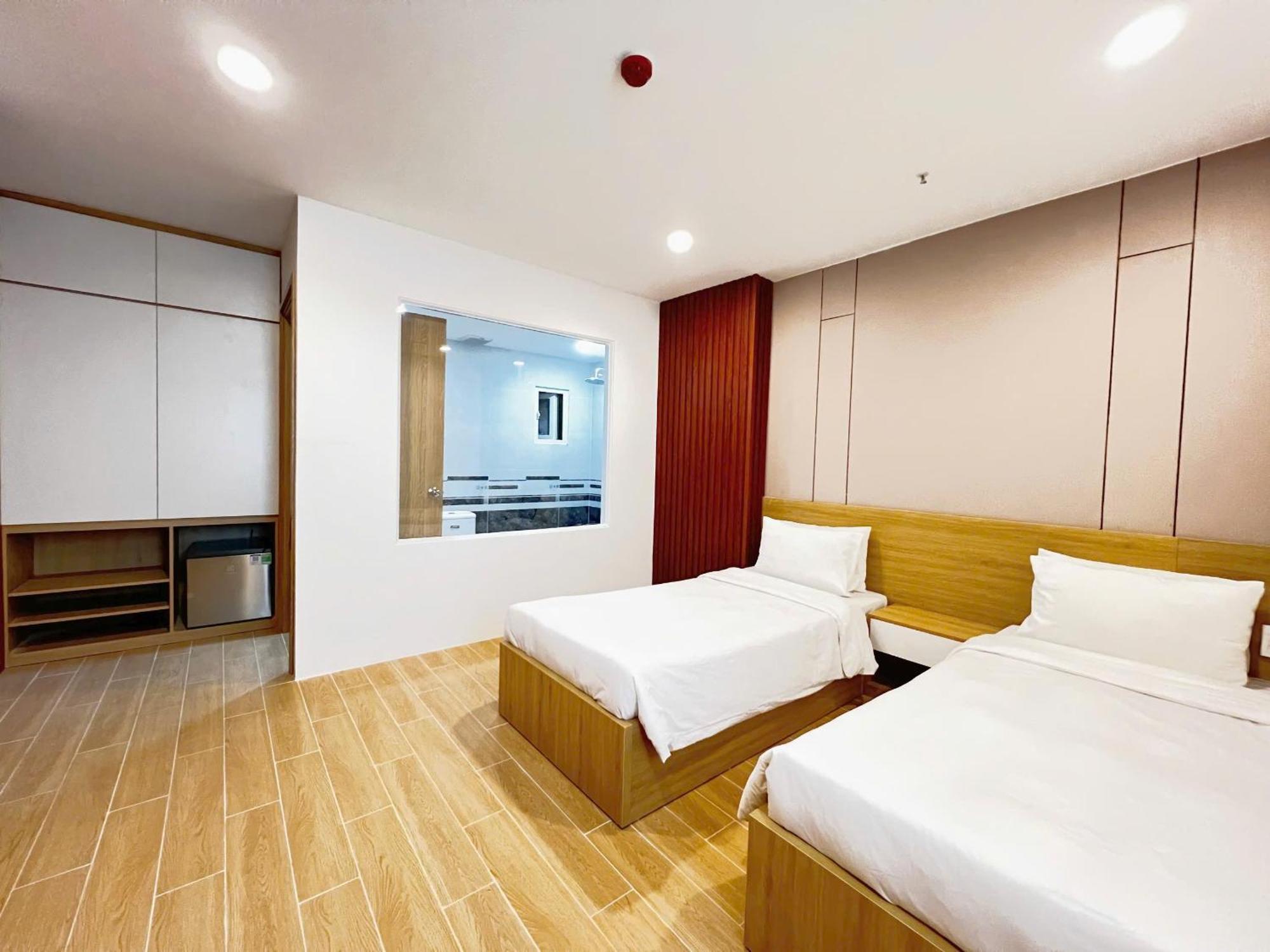 Hotel K&t San Bay Tsn-150m Tu Nha Ga T3 3*
