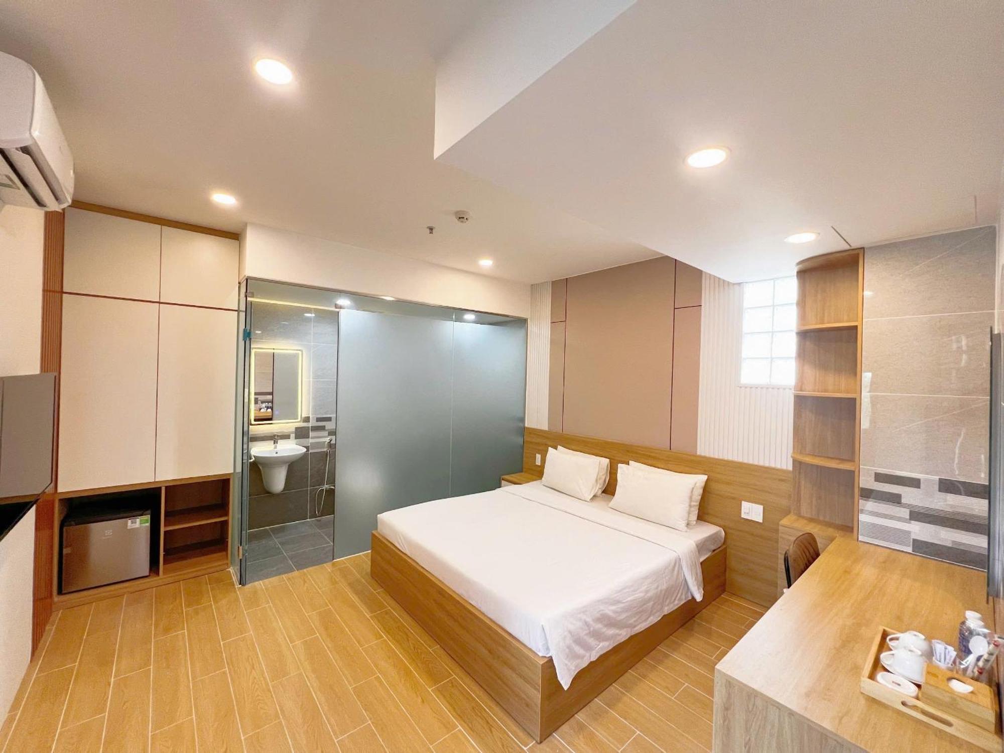 Hotel K&t San Bay Tsn-150m Tu Nha Ga T3 3*