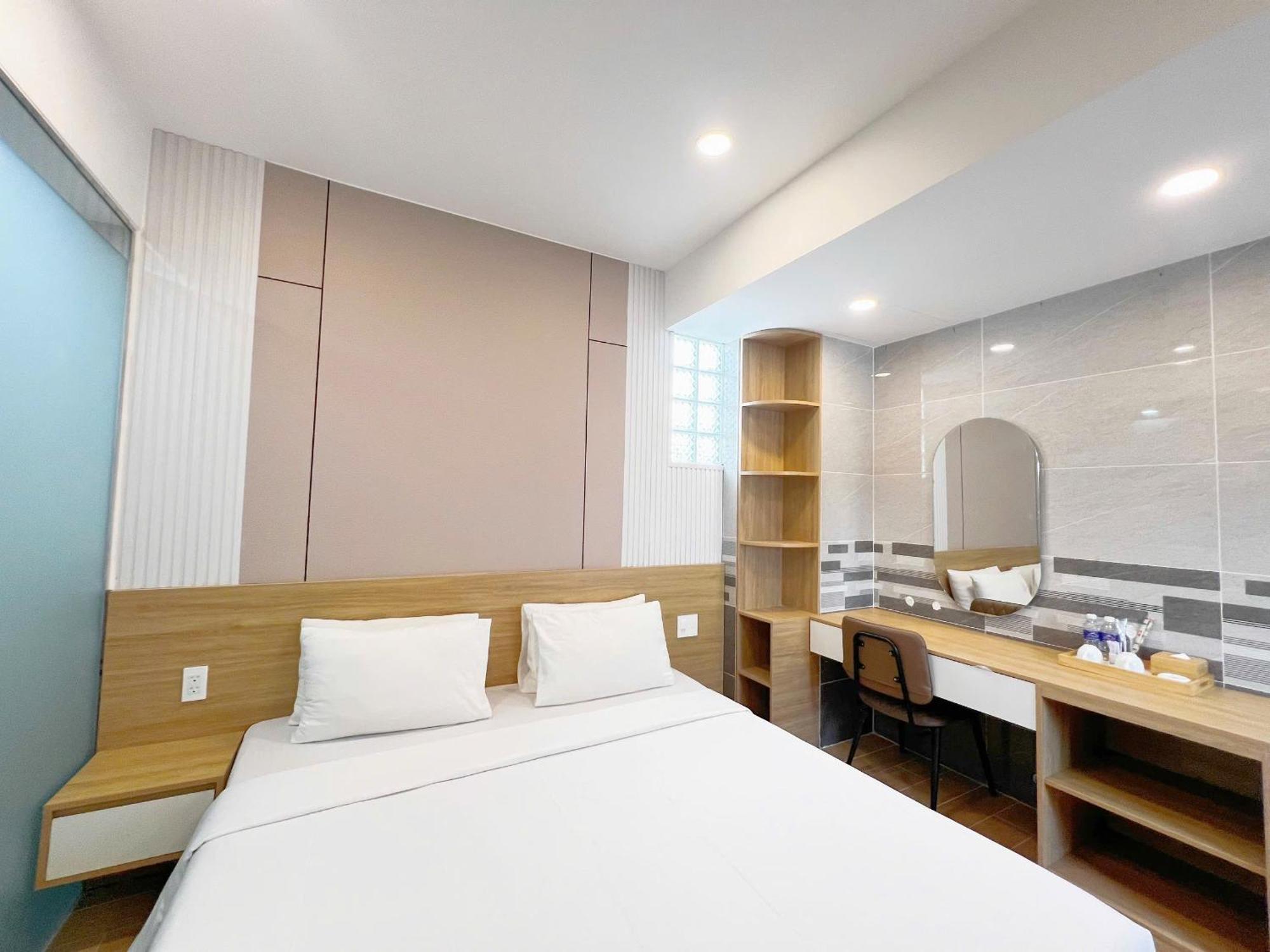 K&t San Bay Tsn-150m Tu Nha Ga T3 Hotel